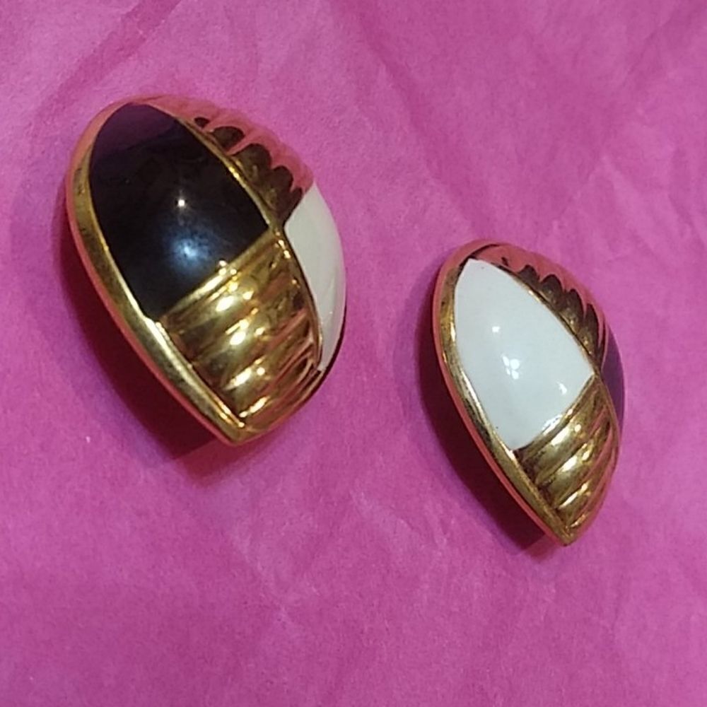 Earrings    - Picture 3 of 5